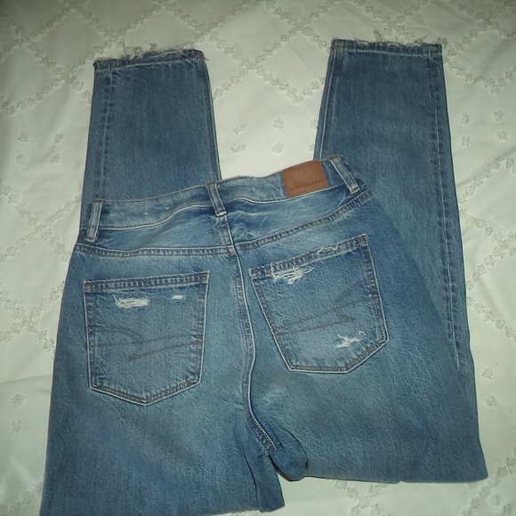 AMERICAN EAGLE JEANS COMFORT STRETCH WAISTBAND STRAIGHT DISTRESSED-WOMENS SIZE 2 - Picture 4 of 4